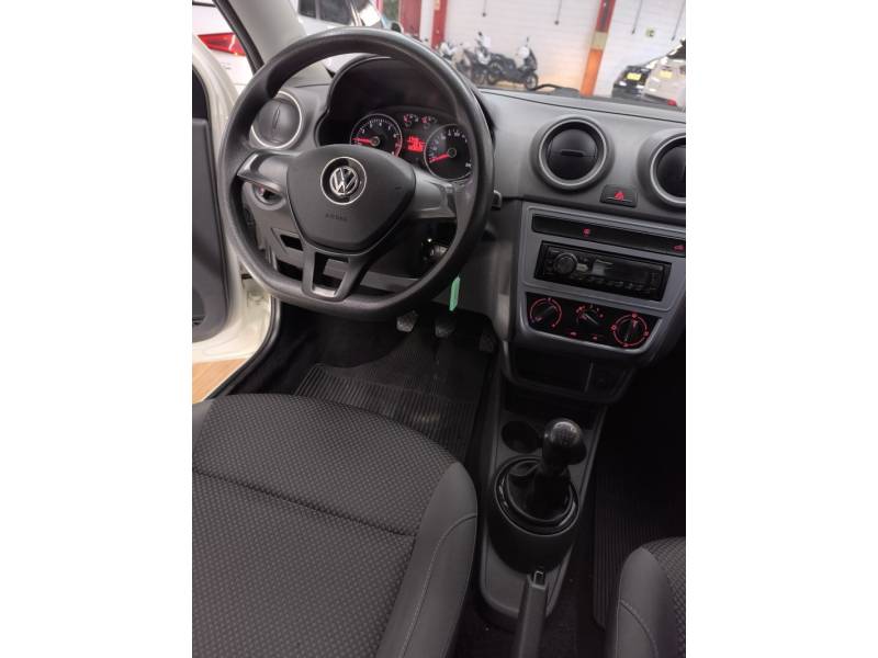 VOLKSWAGEN - SAVEIRO - 2017/2018 - Branca - R$ 63.900,00