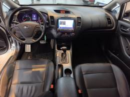 KIA MOTORS - CERATO - 2013/2014 - Prata - R$ 60.900,00