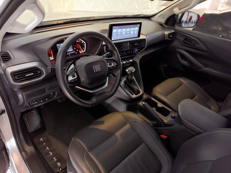 FIAT - TITANO - 2024/2025 - Cinza - R$ 198.900,00