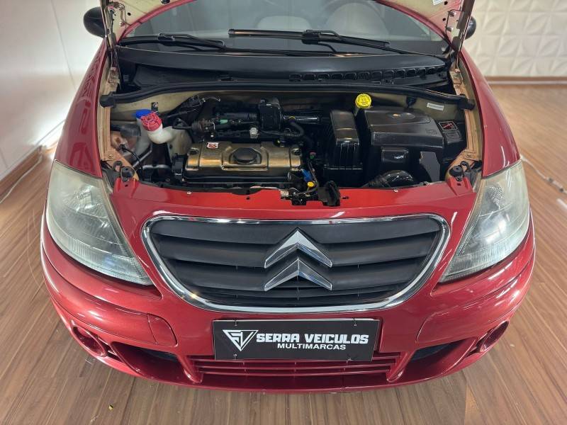 CITROËN - C3 - 2011/2012 - Vermelha - R$ 27.900,00