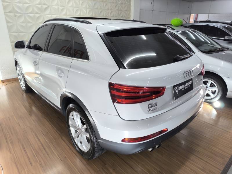 AUDI - Q3 - 2014/2015 - Branca - R$ 86.900,00