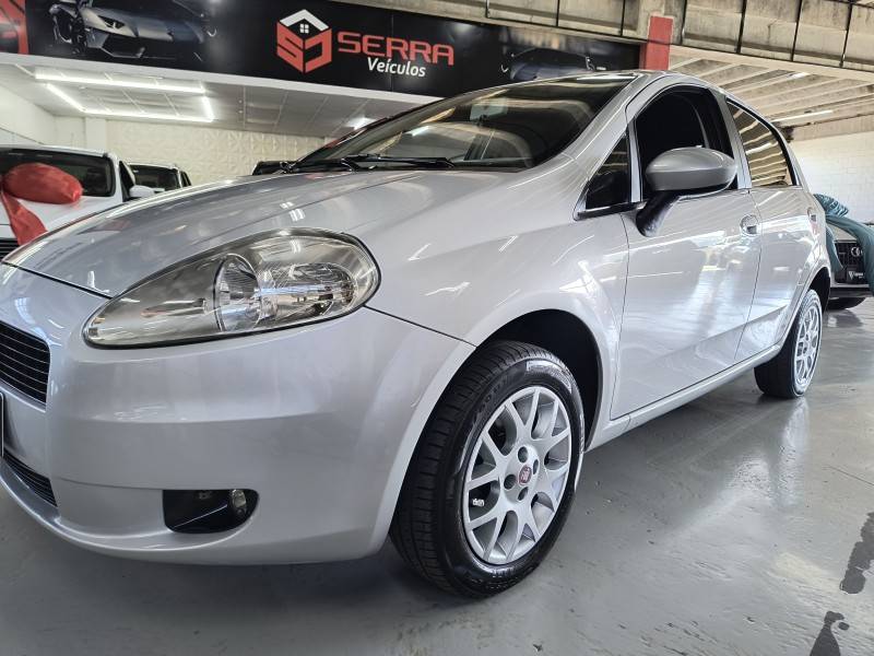 FIAT - PUNTO - 2009/2010 - Prata - R$ 29.900,00