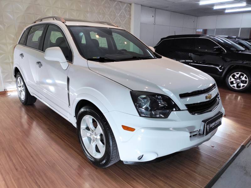 CHEVROLET - CAPTIVA - 2014/2015 - Branca - R$ 58.900,00
