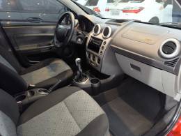 FORD - FIESTA - 2013/2014 - Vermelha - R$ 34.900,00