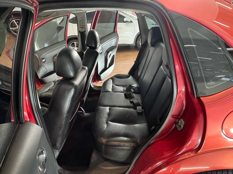 CITROËN - C3 - 2011/2012 - Vermelha - R$ 27.900,00