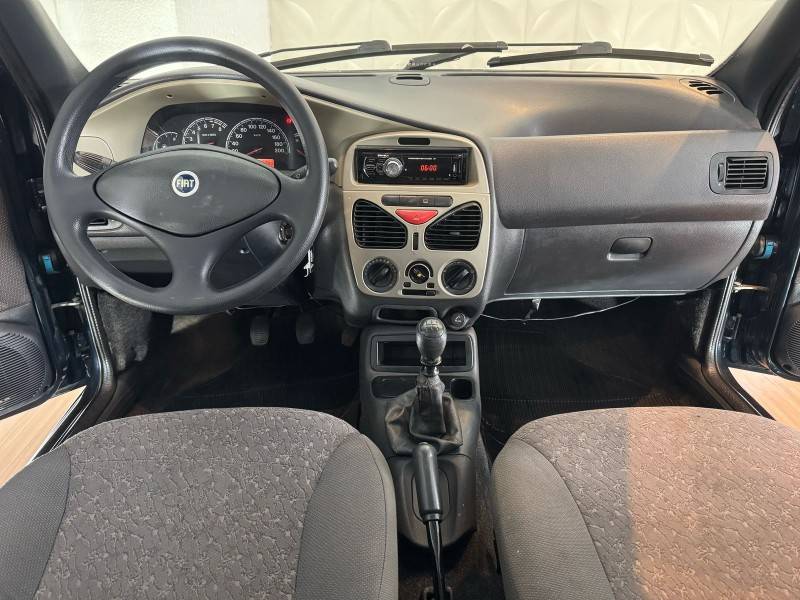 FIAT - SIENA - 2002/2002 - Verde - R$ 15.900,00