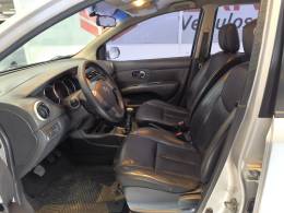 NISSAN - LIVINA - 2011/2012 - Prata - R$ 34.900,00