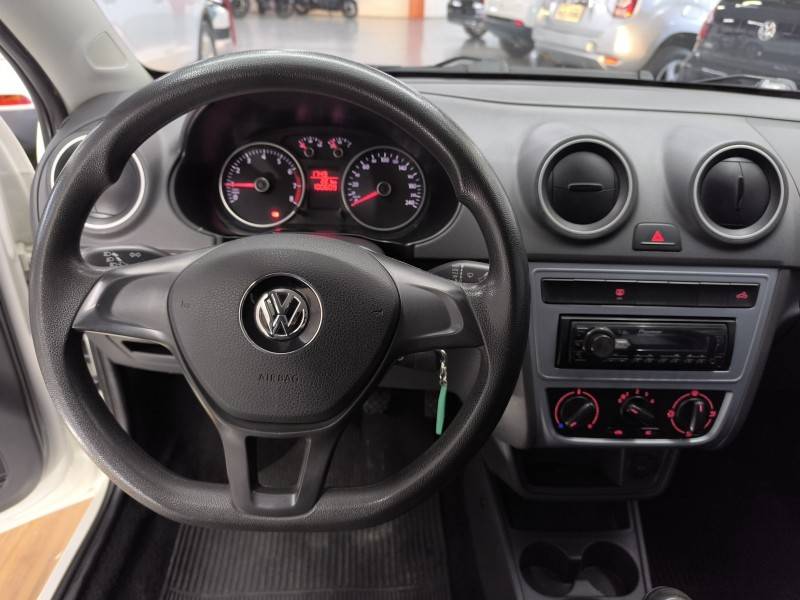 VOLKSWAGEN - SAVEIRO - 2017/2018 - Branca - R$ 63.900,00