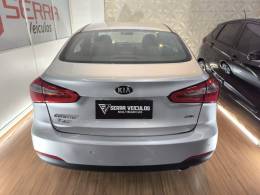 KIA MOTORS - CERATO - 2013/2014 - Prata - R$ 60.900,00