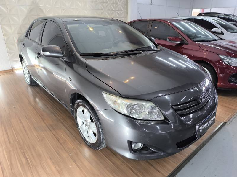 TOYOTA - COROLLA - 2010/2011 - Cinza - R$ 58.900,00