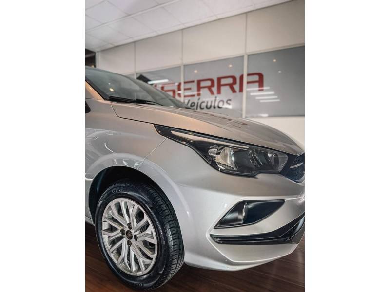 FIAT - CRONOS - 2019/2020 - Prata - R$ 68.900,00