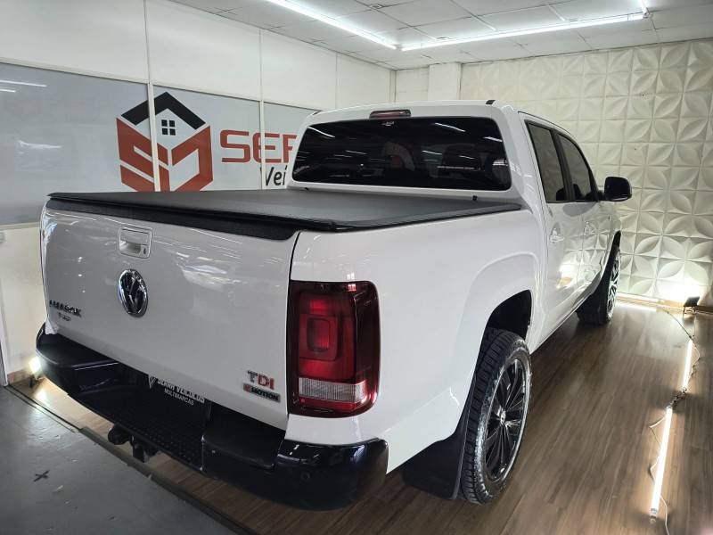 VOLKSWAGEN - AMAROK - 2017/2018 - Branca - R$ 95.900,00