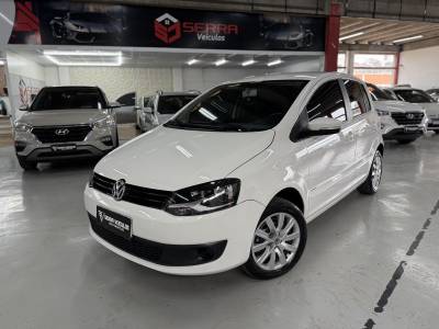 VOLKSWAGEN - FOX - 2012/2013 - Branca - R$ 41.900,00