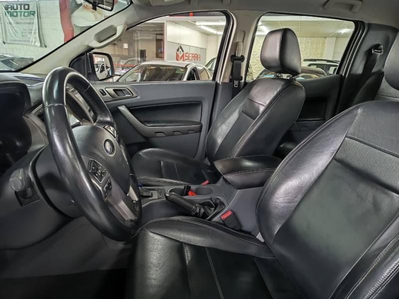 FORD - RANGER - 2017/2018 - Prata - R$ 139.900,00