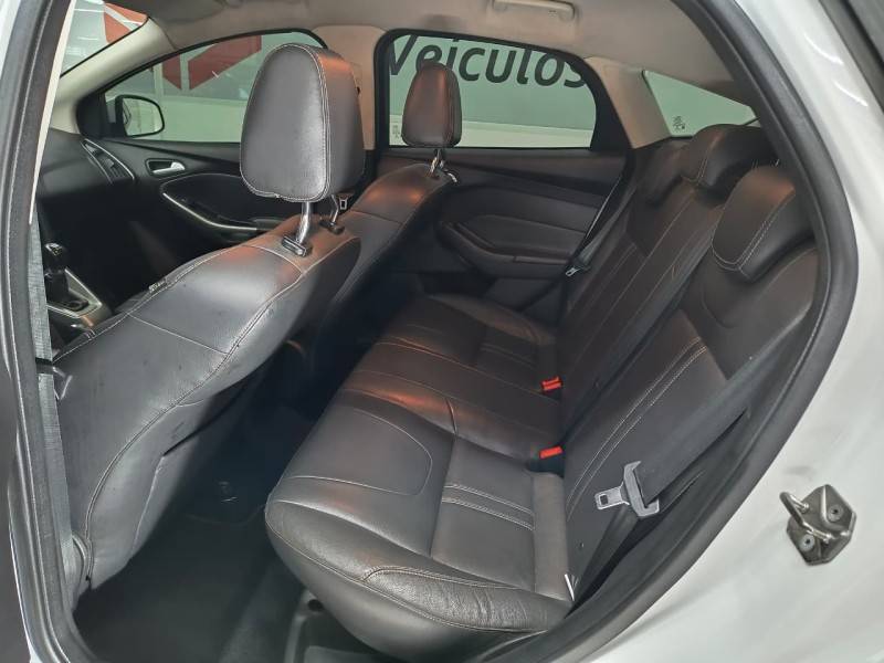 FORD - FOCUS - 2015/2015 - Branca - R$ 56.900,00