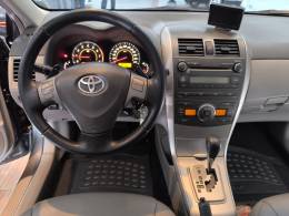 TOYOTA - COROLLA - 2010/2011 - Cinza - R$ 58.900,00