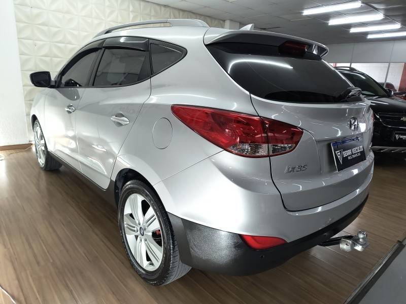 HYUNDAI - IX35 - 2016/2016 - Prata - R$ 75.900,00