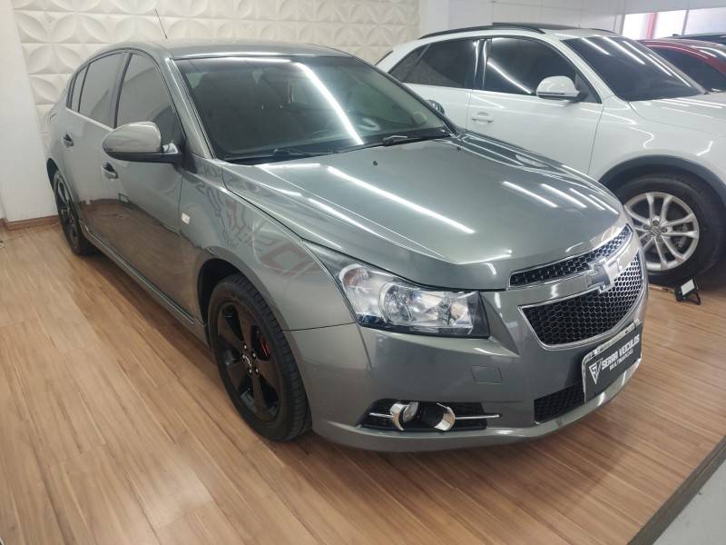 CHEVROLET - CRUZE - 2013/2013 - Cinza - R$ 59.900,00