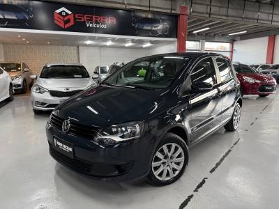 VOLKSWAGEN - FOX - 2013/2013 - Cinza - R$ 40.900,00