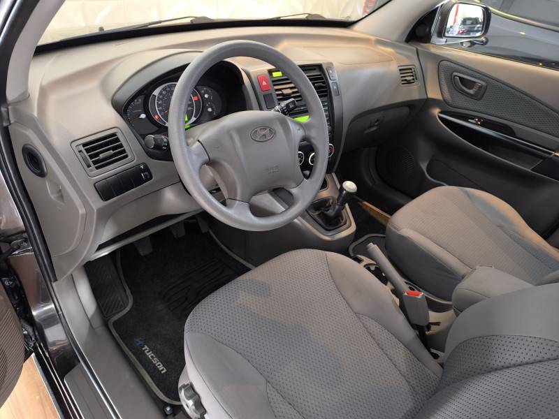 HYUNDAI - TUCSON - 2010/2011 - Preta - R$ 42.900,00