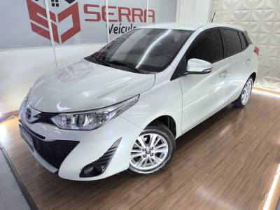 TOYOTA - YARIS - 2019/2019 - Branca - R$ 75.900,00
