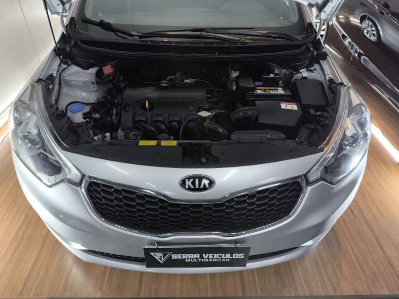 KIA MOTORS - CERATO - 2013/2014 - Prata - R$ 60.900,00