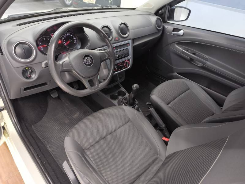 VOLKSWAGEN - SAVEIRO - 2017/2018 - Branca - R$ 63.900,00