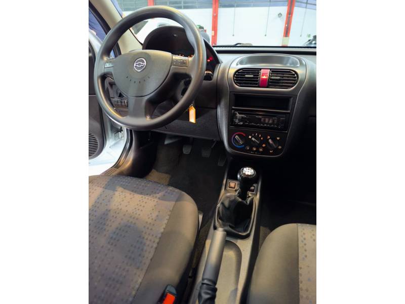 CHEVROLET - CORSA - 2012/2012 - Prata - R$ 35.900,00