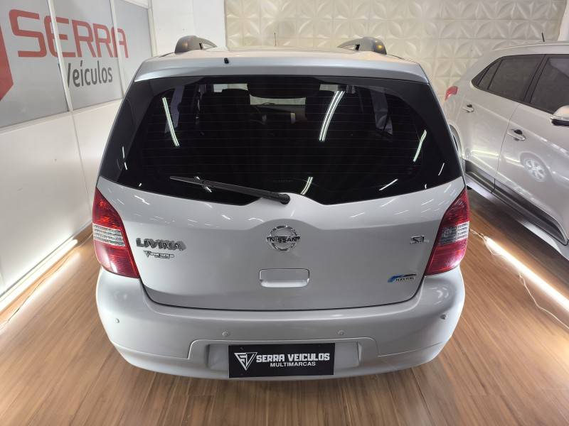 NISSAN - LIVINA - 2011/2012 - Prata - R$ 34.900,00