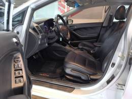 KIA MOTORS - CERATO - 2013/2014 - Prata - R$ 60.900,00