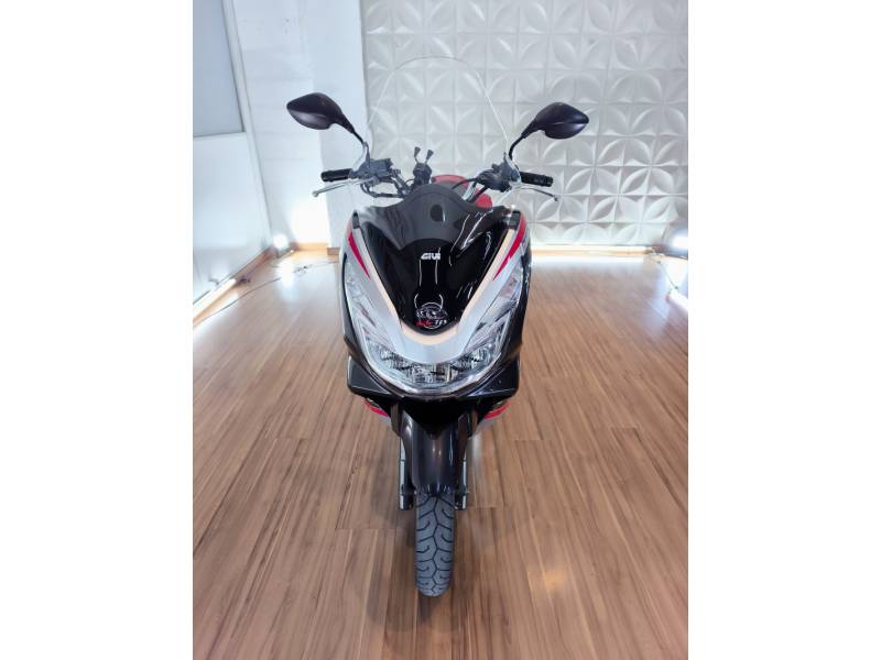 HONDA - PCX - 2018/2018 - Prata - R$ 14.900,00