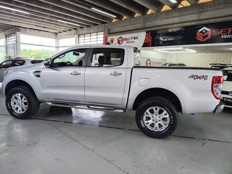 FORD - RANGER - 2017/2018 - Prata - R$ 139.900,00