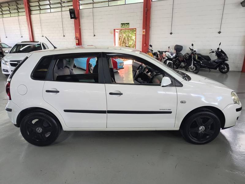 VOLKSWAGEN - POLO - 2007/2008 - Branca - R$ 33.900,00