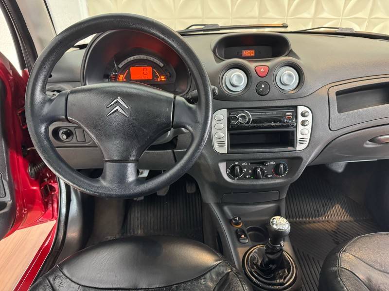CITROËN - C3 - 2011/2012 - Vermelha - R$ 27.900,00