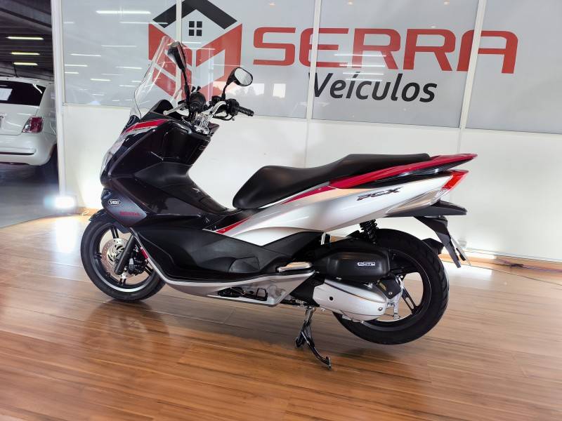 HONDA - PCX - 2018/2018 - Prata - R$ 14.900,00