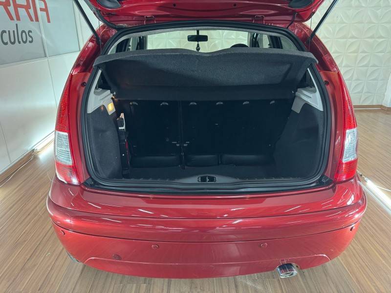 CITROËN - C3 - 2011/2012 - Vermelha - R$ 27.900,00