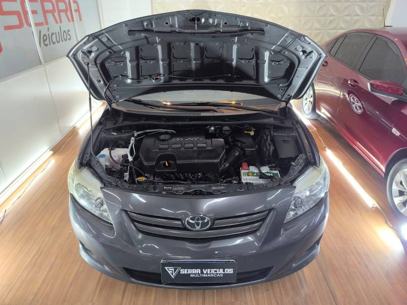 TOYOTA - COROLLA - 2010/2011 - Cinza - R$ 58.900,00