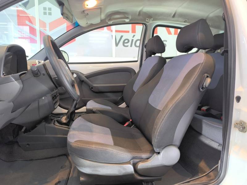 FORD - KA - 2012/2013 - Branca - R$ 29.900,00