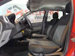FORD - FIESTA - 2013/2014 - Vermelha - R$ 34.900,00