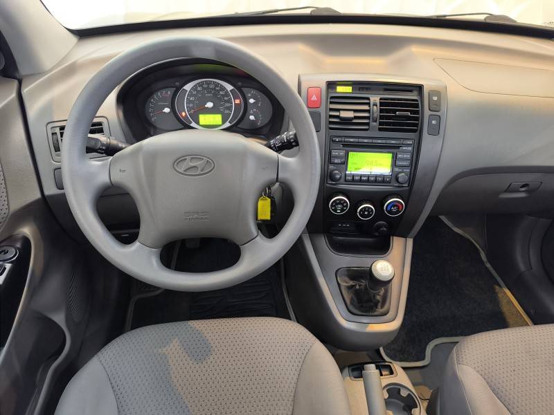 HYUNDAI - TUCSON - 2010/2011 - Preta - R$ 42.900,00